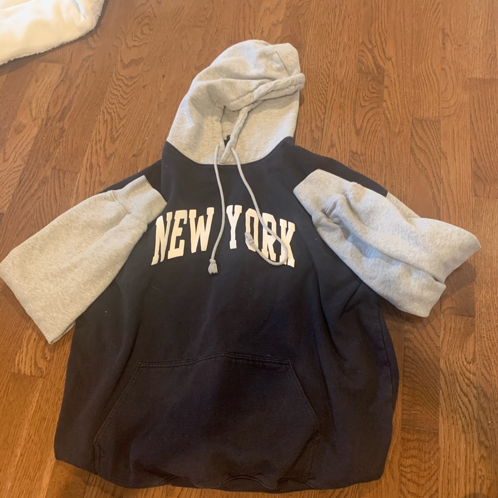 DO NOT BUY!! New York sweat shirt